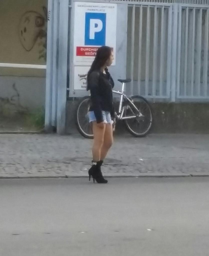Deutsche Strich Hure Vika im Freien gefickt Deutsche Strich Hure Vika im Freien gefickt