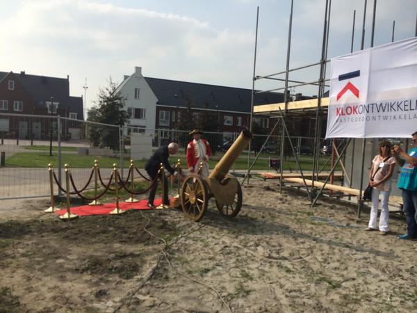Vanmiddag officiële 1e handeling van succesvol project de Engelenhof in Herwijnen van <a href="/KlokGroep/">KlokGroep</a>! Alles verkocht!