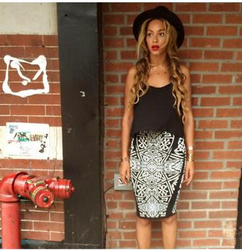 Happy bee day Queen 🐝 http://t.co/Actno6BWS0<a href="/tag/whyimarch"class="tags"><span>#whyimarch</span></a><a href="/tag/womensmarchonwashington"class="tags"><span>#womensmarchonwashington</span></a>