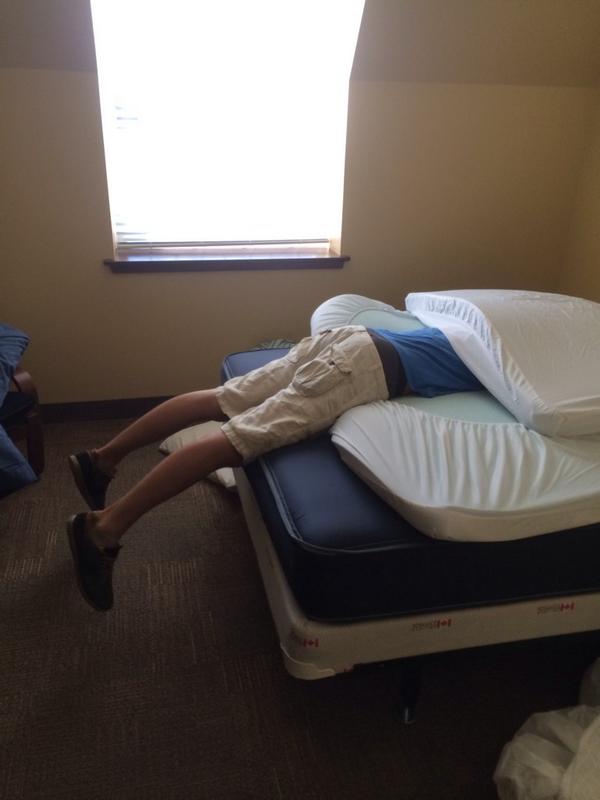 Waking up like what happened @repeteross16