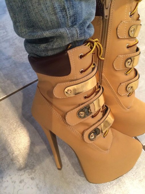 😍😍 love my new babies!! http://t.co/EzlU8JubZq<a href="/tag/knobblyknees"class="tags"><span>#knobblyknees</span></a>