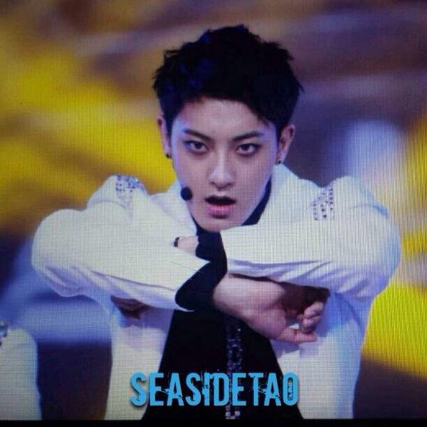 SeasideTAO's tweet photo. 140904 #TAO #타오 - Mid Autumn Festival http://t.co/D5EPM3MxHl
