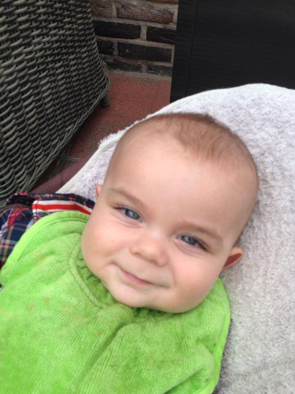 SeptiRK's tweet photo. Baby thibo.. would love to see you and give a kusje! 😊😙 http://t.co/ykX7XWnF6U