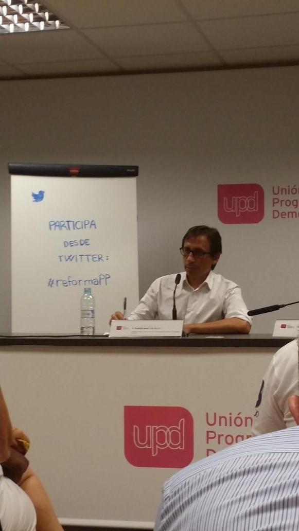 Esti8a's tweet photo. @ramonmarcos dando respuesta a todas las preguntas. Puedes hacer la tuya en #reformaPP http://t.co/Bi0vUf4R7e