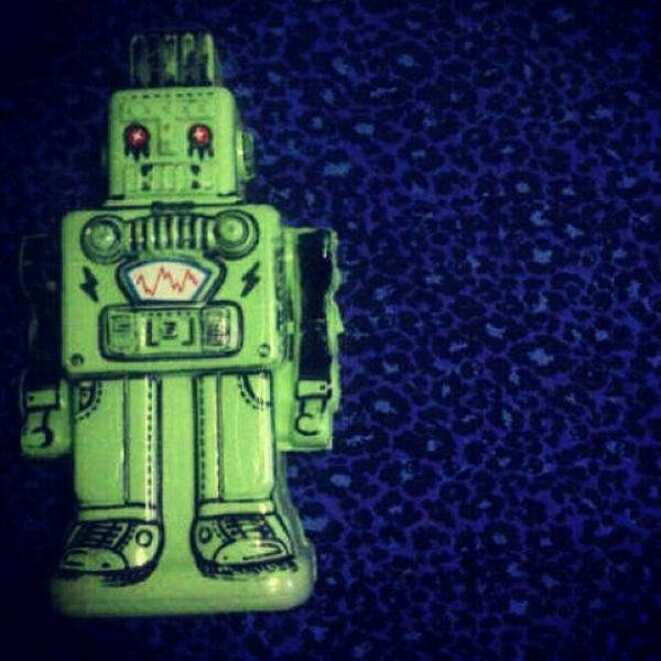 Hollycatmay's tweet photo. My green robot rock http://t.co/Pq8cX6l3sx
