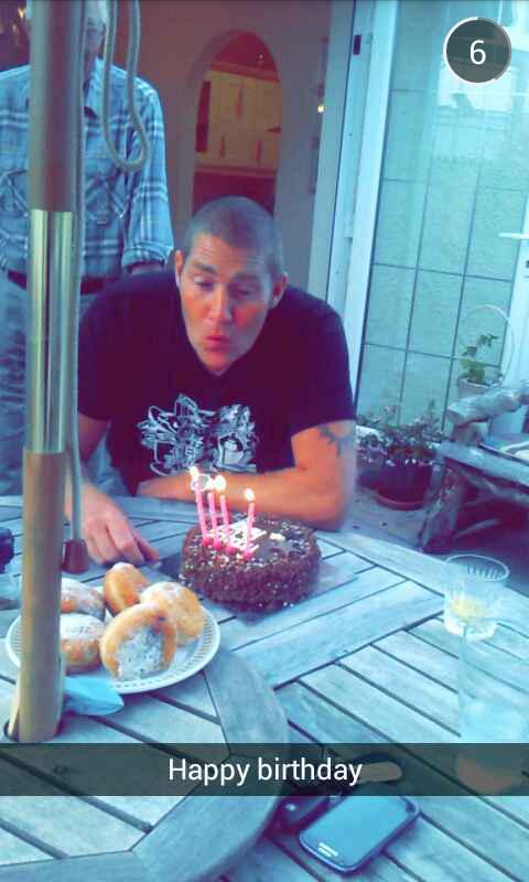 Happy birthday to my uncle scott !! 
Love u so much xx 