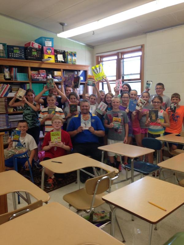 leah_whit's tweet photo. @twhitford, recognize anyone?  @LancasterArrows: books are cool @LMS#arrowpride http://t.co/VEBpAsrs6b #ArrowPride