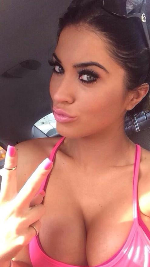 JacquiRyland's tweet photo. @TheLadBible #CleavageThursday http://t.co/nA9hc1a5o3