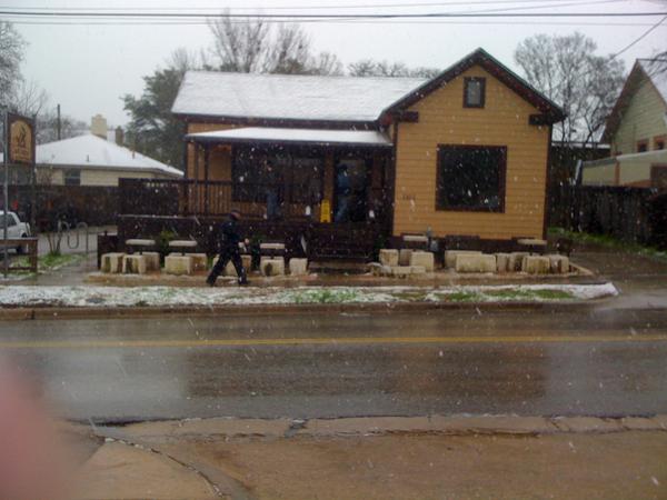 MediciRoasting's tweet photo. Remember that time it snowed? #Feb2010 #TBT http://t.co/Z6GuqFFl3F