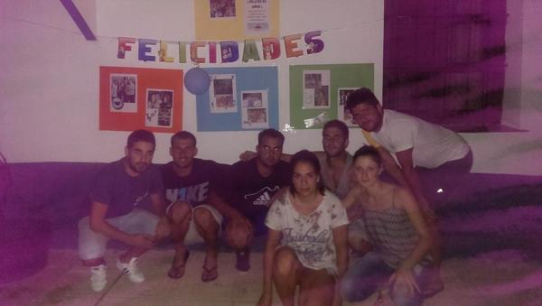 salvabelchi's tweet photo. Celebrando el cumple de van terci!! http://t.co/8hXSdDUQHp