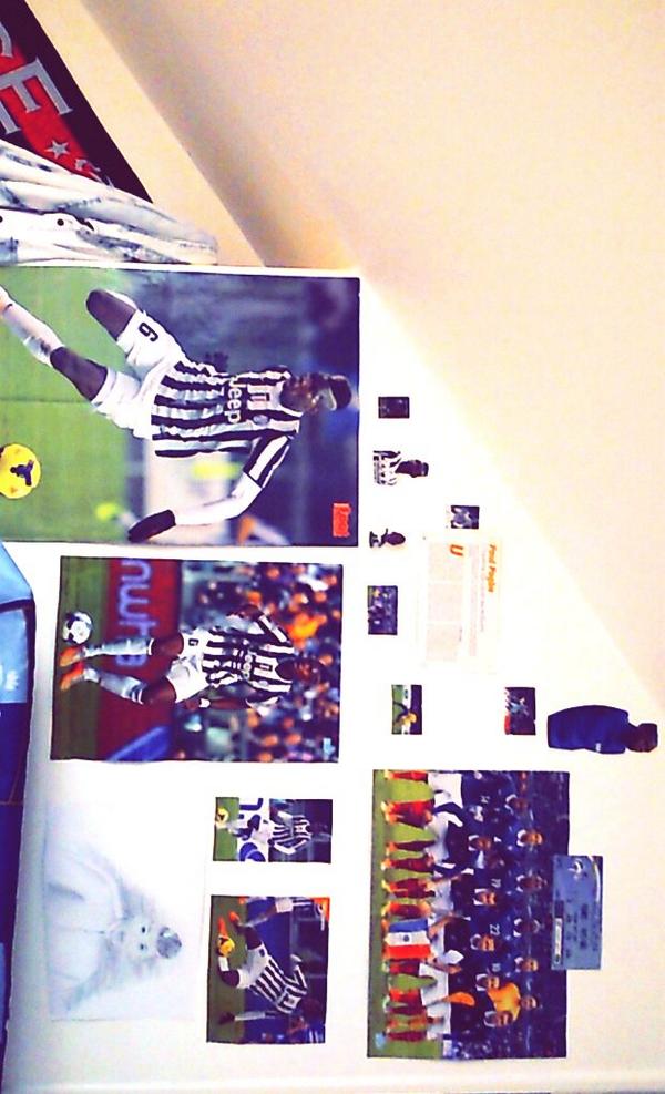 AxelHuglin's tweet photo. Mur de chambre @paulpogba  et son maillot *_* #TeamPogba. http://t.co/BhdEMmGrH9