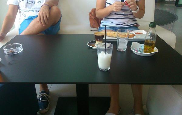 MiriamMorenoGa2's tweet photo. @VeroHernandeez @pedroluisalcara @jaimemeluh mañana otro almuerzo de estos no? Jajaja http://t.co/GWqnQw97Rx