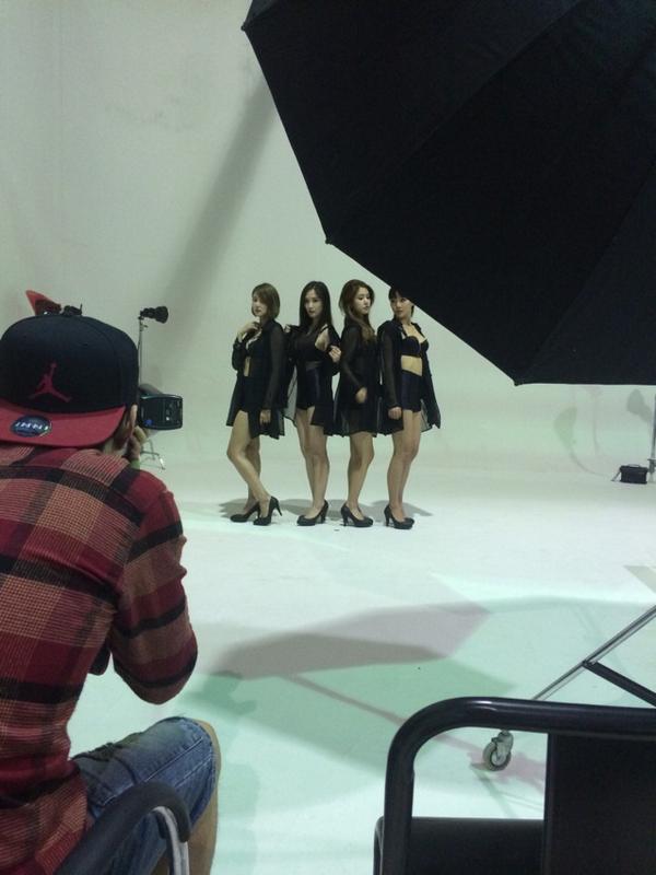 ppyjw's tweet photo. Dark ladies. http://t.co/hxzYkgQQ8d