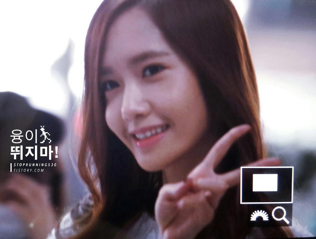 [PIC][05-09-2014]YoonA khởi hành đi Hồng Kông để tham dự sự kiện của thương hiệu "Pandora" vào sáng nay - Page 4 Bwu2YY6CMAAd76s