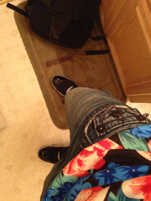 Jakeee_Alvarado's tweet photo. I was feeling this fit yesterday 🐬👌 #PinkDolphin #Trues #Infareds http://t.co/ytgvJrOUPI