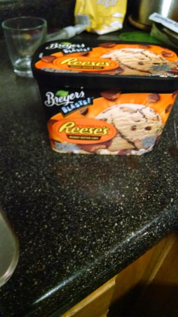 DeyLoveJamie's tweet photo. Best ice cream wen u high ! http://t.co/1ZXcntfnJ8