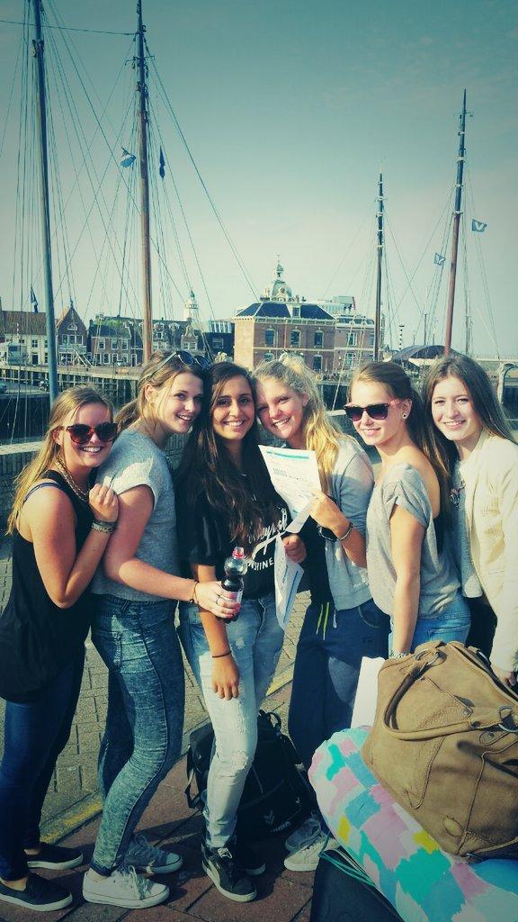 nikeebuter's tweet photo. RT @kusssdanielle: All 💕 @alycialetsoin @x_manondekker @nikeebuter @kusjemichelleg @wendyzwaving http://t.co/pvyabrSKwN