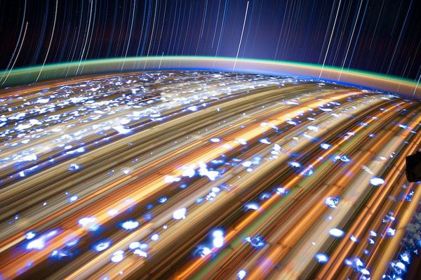 jenniferdaniel's tweet photo. I love @20x200's @nasa and sci fi art and for the next 40 Hours 40 prints are 40% off. <3 http://t.co/Uc4eGeDsEs http://t.co/zf71YEAG21