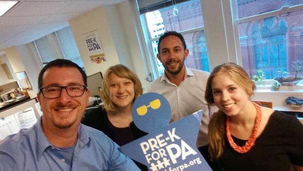 jongherrmann's tweet photo. Ending the day with a team selfie w the @PreK4PA kid w @EconomyLeague team. #IamPreK #worldclassphl http://t.co/rFFWUOfqAr