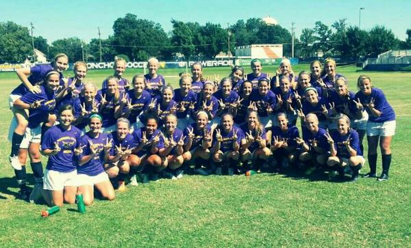 MinnStSoccer's tweet photo. Wishing @MinnStFootball best of luck all the way from Oklahoma!  #22Strong #mavfam #journeyto3 http://t.co/0oiKeuvNqv