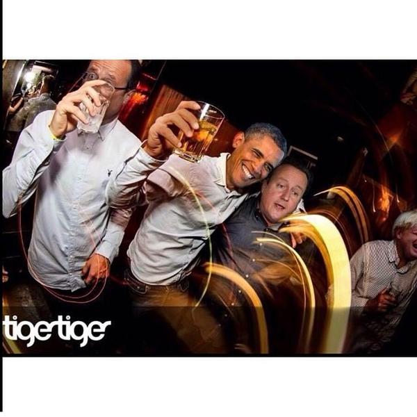 lowanjames's tweet photo. Barack Obama luvin Cardiff Oi Oi #ObamaInTheDiff http://t.co/rTsr0TTB7z