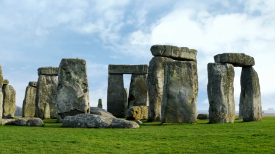 Slate's tweet photo. A longtime Stonehenge mystery was just solved by an unlikely source: http://t.co/HV1nLWNx9J http://t.co/yuhbFBF7SY