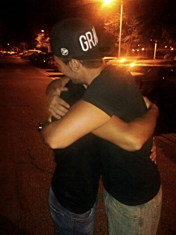 88Ajimenez's tweet photo. Ahora si que se va mi otra mitad @mariocmps, disfruta d esta experiencia y pronto estare alli contigo. Tq hermano http://t.co/8xmfsaVQA8