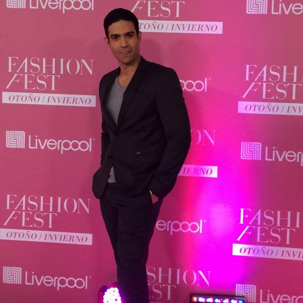 AztecaTalento_'s tweet photo. Así lució @juanvidalbambam en el #liverpoolfashionfest http://t.co/JaIvbhhH0v