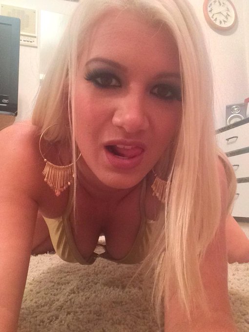 Just shot a really hot scene orgy masters 6 coming soon ;) http://t.co/TyvijRAzmi<a href="/tag/bigwetasses24"class="tags"><span>#bigwetasses24</span></a>