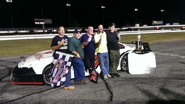 ThompsonSpdwy's tweet photo. Rick Gentes wins tonight Late Model feature #DoubleSunocoMod #NWAAS http://t.co/PMFkGxCsyA