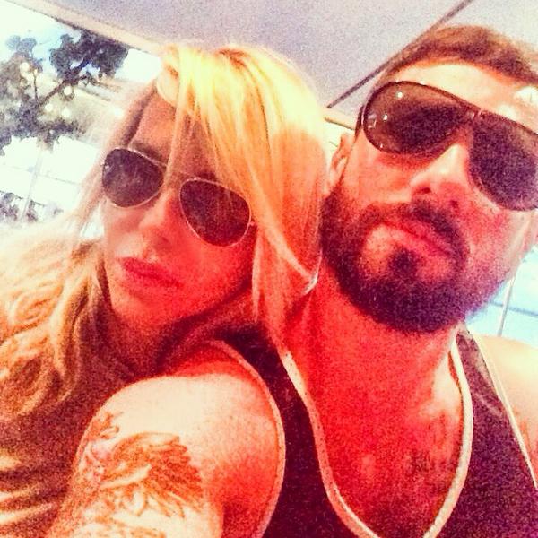 TheLaurenFoster's tweet photo. Sunset cocktails at @standardmiami 
On the bay, with my bae
#loveisnormal http://t.co/RD94Q4TtKh