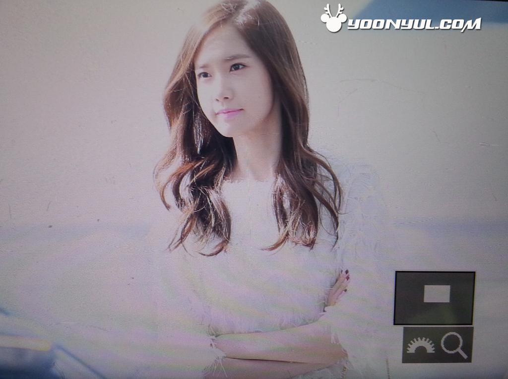 [PIC][05-09-2014]YoonA khởi hành đi Hồng Kông để tham dự sự kiện của thương hiệu "Pandora" vào sáng nay - Page 4 BwuyYEFCYAAr1jr