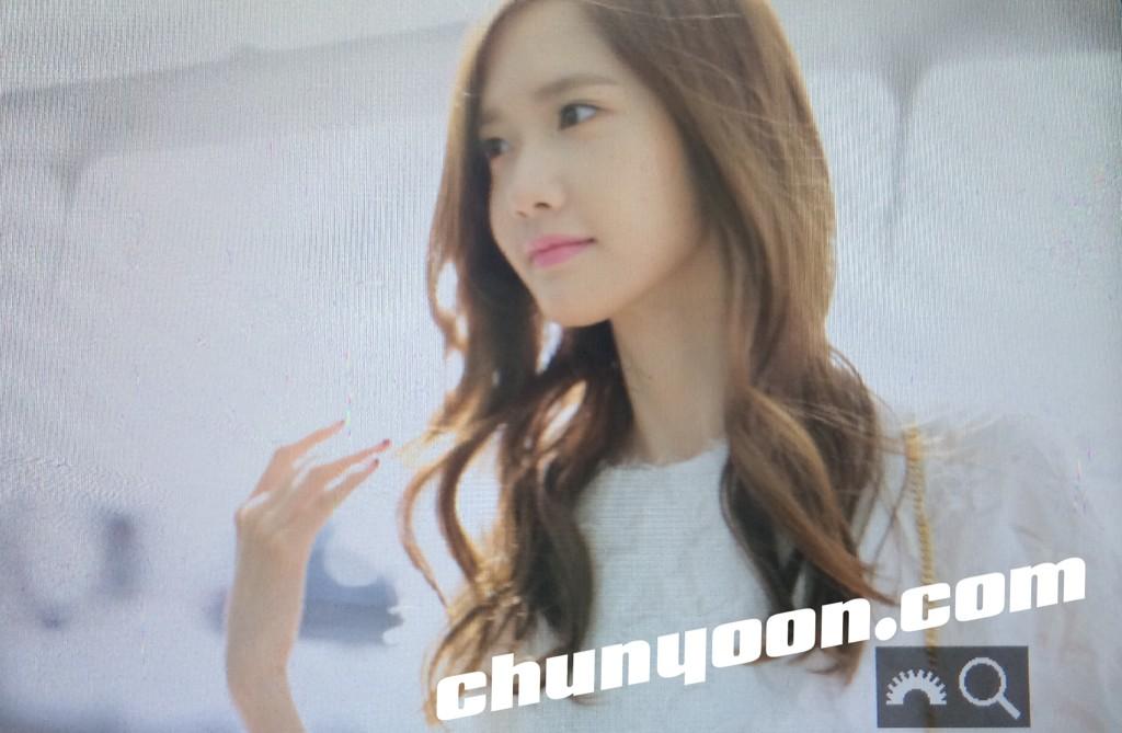 [PIC][05-09-2014]YoonA khởi hành đi Hồng Kông để tham dự sự kiện của thương hiệu "Pandora" vào sáng nay BwuytpwCAAAJl-8