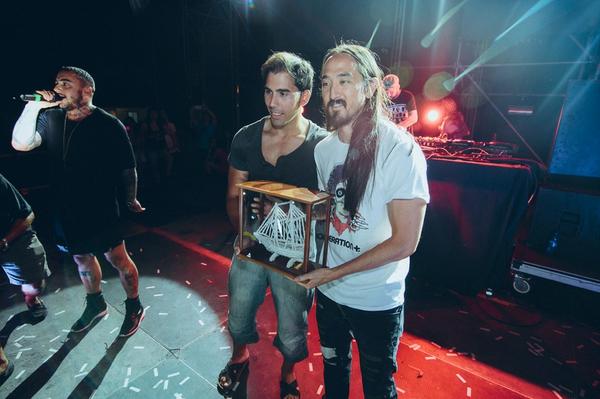 steveaoki's tweet photo. Honored to have been awarded the “Barco de Sal” alongside legendary bands like REM &amp; Depeche Mode in Murcia Spain! http://t.co/Vjit3PawvH