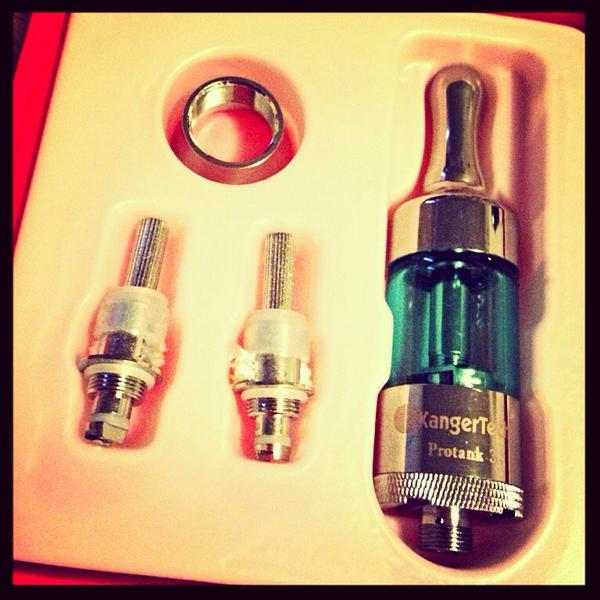 Peace_Luv_VDubs's tweet image. New #kangertech #protank3 for my love 💙😍☁️☁️ #ecigs #vapelife #vapecommunity #vaping