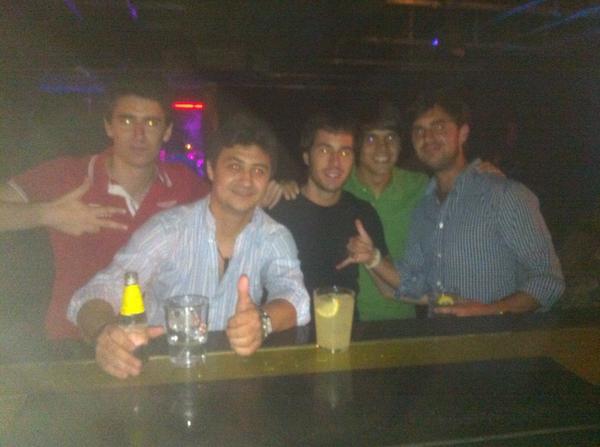 chusto6's tweet photo. @alvarosanchez7 @tin21tin @DaniYayi @gperezfontan #eternos http://t.co/aQo7XSA1SU
