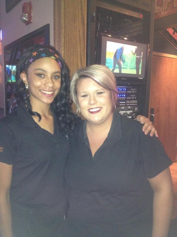 SarahYesWeekly's tweet photo. Late night food and a great bar #hams #kernersville http://t.co/Cr1dNn8oci