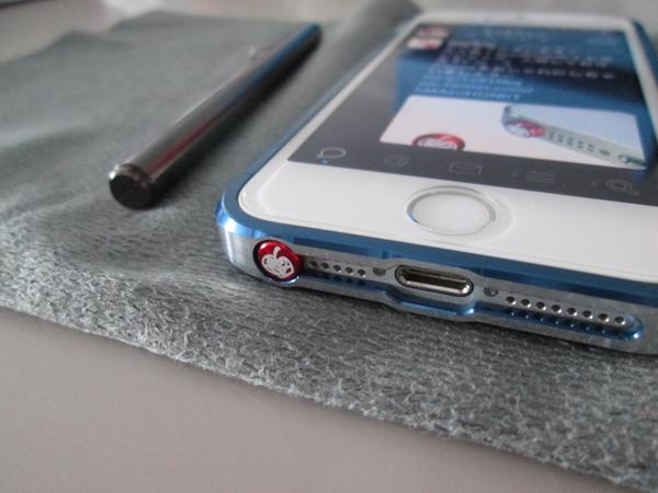 teriteria's tweet photo. AppBankのイヤホンジャックはアルミのバンパーと組合せてもピッタリ！ #AppBank http://t.co/Ei19jnCL8O