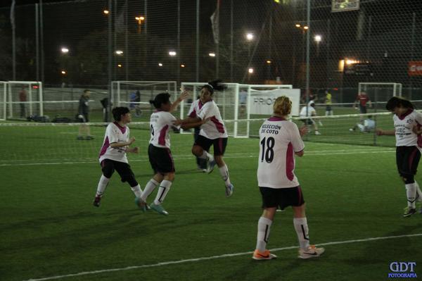 TorreGerman's tweet photo. campeonas futbol femenino @aldecoto  @peru_dario @ibocortez49 http://t.co/EnGKJKEIck