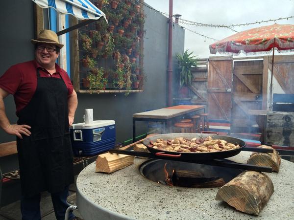 JasePearceNZ's tweet photo. Get some @PaellaaGoGo @commonroomhb looking &amp; smelling fantastic! http://t.co/Ps8OynSTjK