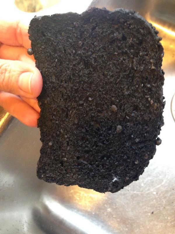 laceytlondon's tweet photo. ๐๐ญ๐๐ญ #burnttocrisp props mama http://t.co/m06lCxy4s0