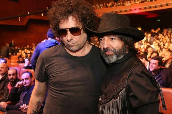 El número 1 y Calamaro.
