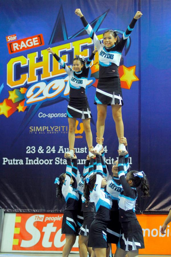 thestar_rage's tweet photo. Our interviews with the Top Three category winners at #CHEER2014 - Cyrens, Rayvens and Zodiac! http://t.co/um3YhyLyXl http://t.co/aZn4Aw2Obt