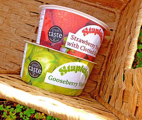 StapletonNL's tweet photo. Trots op onze Aardbeien en Kruisbessen yoghurts die #greattasteawards hebben gewonnen in de UK #happydays :-) :-) http://t.co/95sVNmJyNl