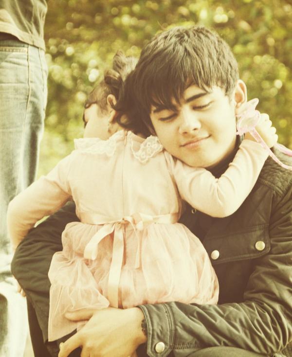 Assalamu'alaikum Alicious Dukung saya ALIANDO sebagai host tamu terinbox boleh? Ketik : inbox HT3 kirim ke 7288.hehe "