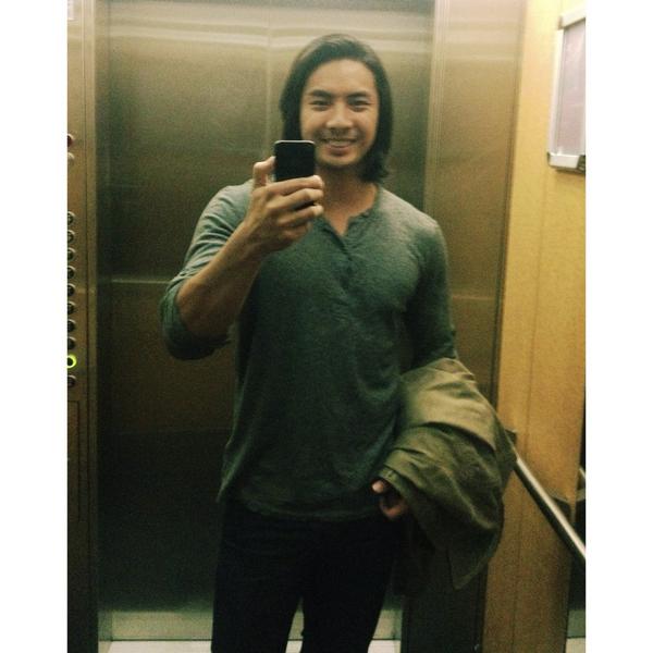 yoshi_sudarso's tweet image. Going out to create some chaos...naw jk im going out to find a charger for my 3DS #geekproblems #bravelydefault