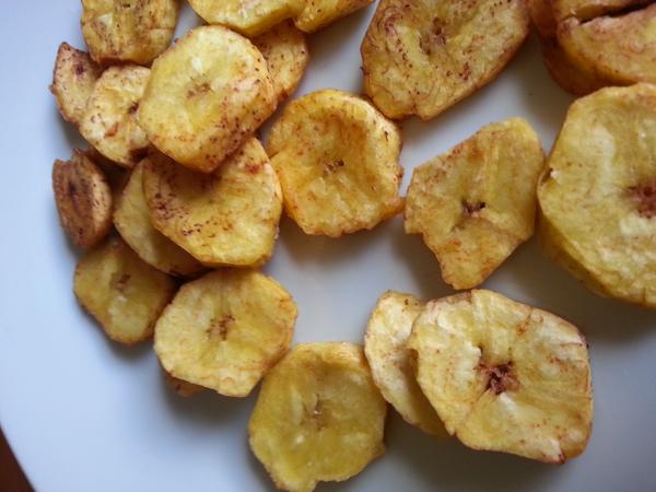 SiliconeKit's tweet photo. You have to check out our last recipe! green banana chips!!!! much better that potato chips http://t.co/qdsZYUGV0U
