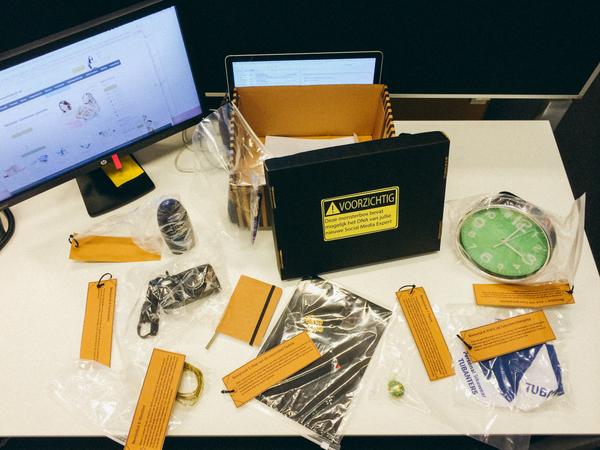 drukwerkdeal's tweet image. Wil de eigenaar van deze sollicitatie um.. survivalkit zich melden voor een goed gesprek? #vacaturesocialemediaexpert