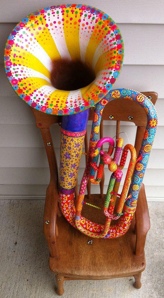 Ritattieh's tweet photo. "I have an #old #Trumpet that is only good for a #Lamp. Maybe I should #Paint it? Would that be too #sacrilegious ?" http://t.co/6gHbeantbE