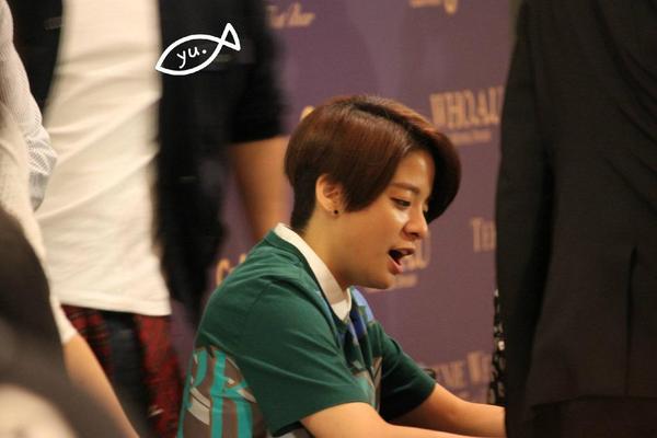affxtionina's tweet photo. 140904 Amber #fx during Who.a.u fansign event (4P) [ cr as tagged ] #5YearsWithFx http://t.co/S8nNF9wovw